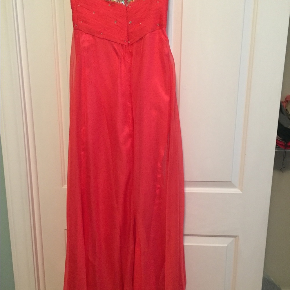 Prom dress - Picture 4 of 8